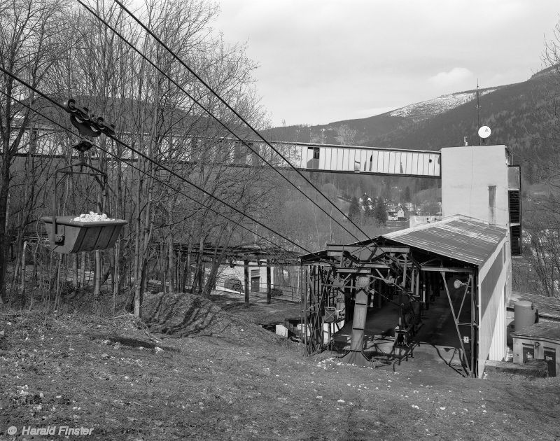 cement plant Krkonošské vápenky Kuncice: aerial ropeway