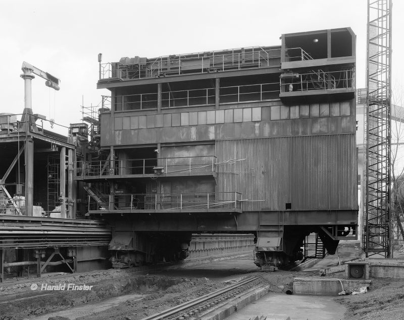 coking coal compactor and pushing machine