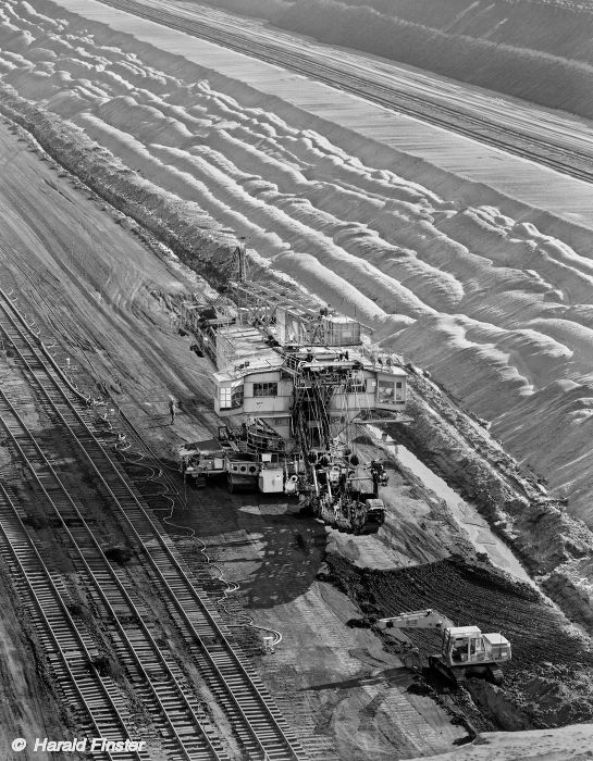 bucket-chain excavator