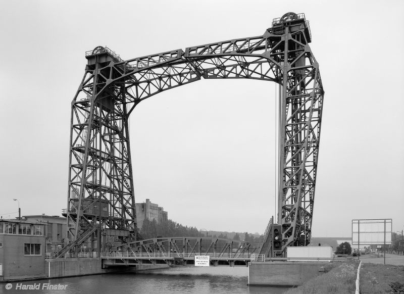 lifting bridge 'Pont de Buda'