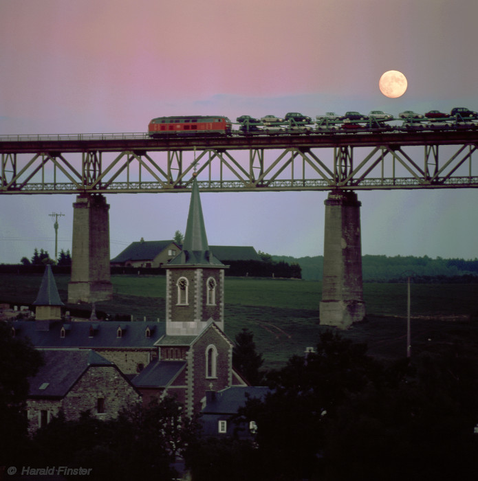 moonrise at Moresnet