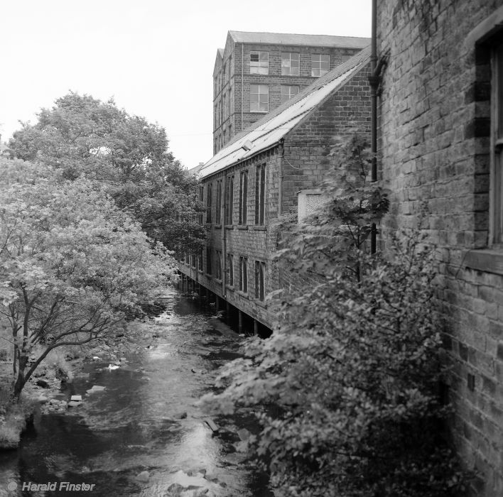 'New Mill' ('Colne Valley Spinning
        Ltd.' yarn spinners)